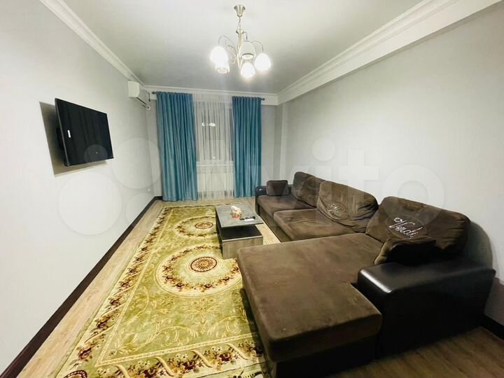 2-к. квартира, 70 м², 8/12 эт.