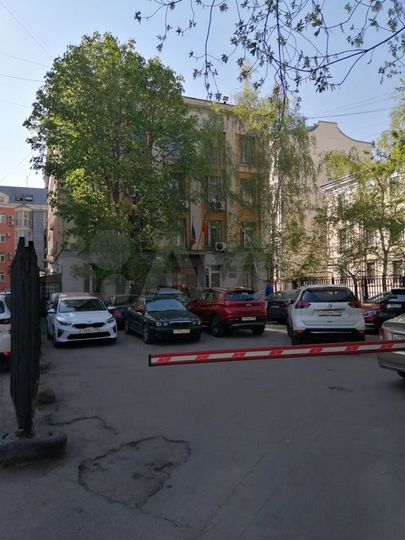 Здание, 1727 м²