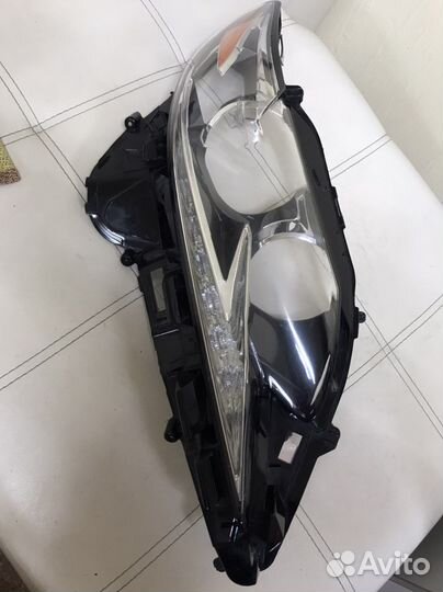Стекло правой фары Lexus ES 6 рестайлинг 14-18г