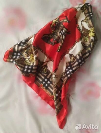 Комплект подарочный: платок, узкий шарф и брошь