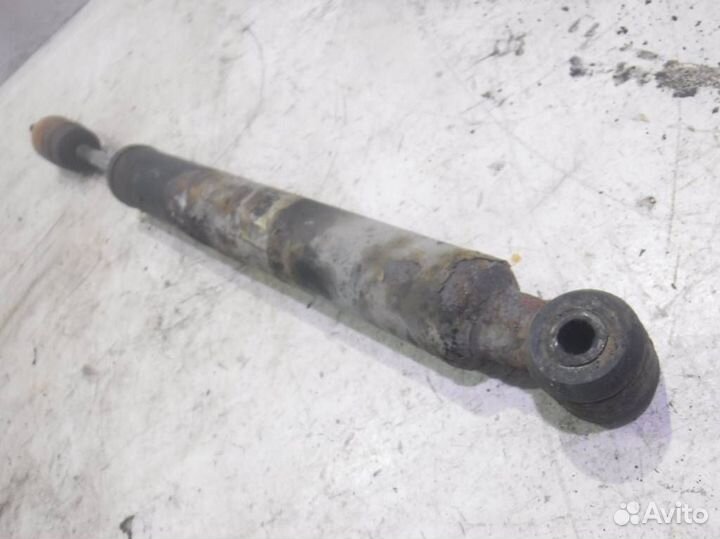 Амортизатор задний B361518