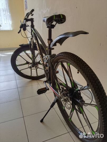 Велосипед скоростной на литых дисках