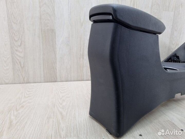 Консоль центральная с подлокотником Hyundai