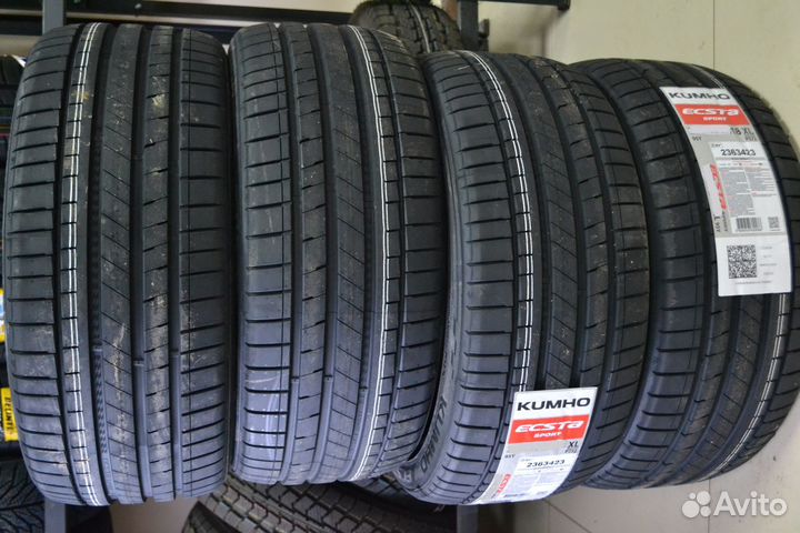 Kumho Ecsta Sport S PS72 235/40 R18 и 255/35 R18 95Y