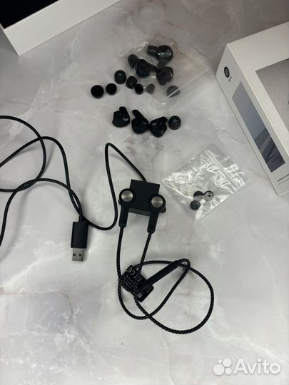 Наушники Bang & Olufsen BeoPlay H5 Black