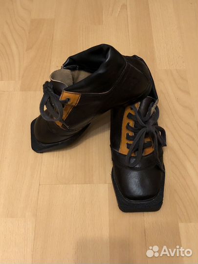 Лыжные ботинки