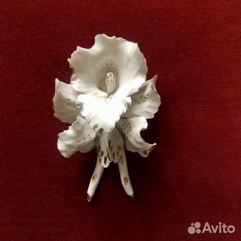 Цветок фарфоровый антикварный