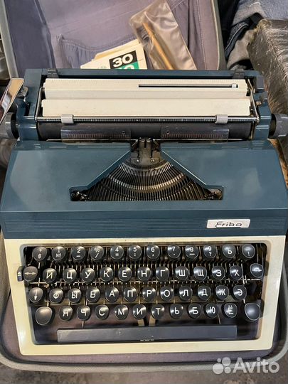 Печатная пишущая машинка