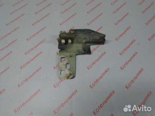 Nissan 62292-BV000 Кронштейн R