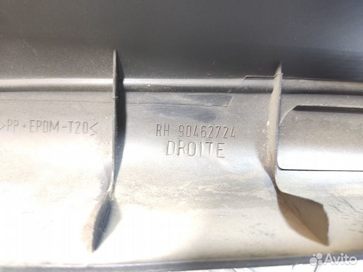 Обшивка стойки правая Opel Vectra B