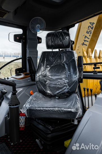 Экскаватор-погрузчик Redstar T17.5/24, 2023