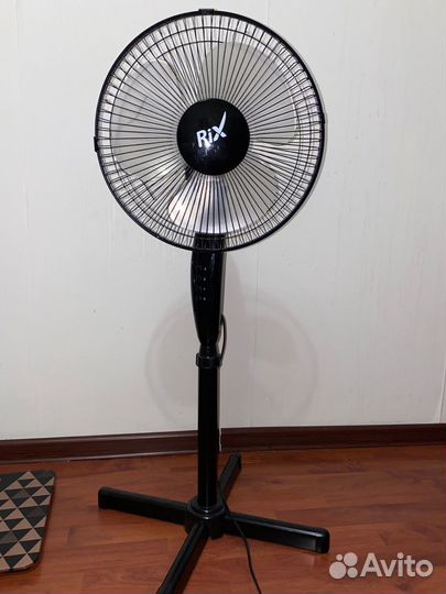 Вентилятор напольный Rix RSF-3000B