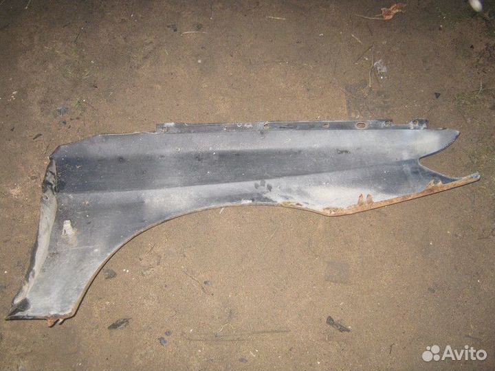 Крыло переднее левое Peugeot 605