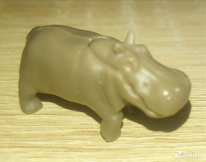 Бегемот из киндер сюрприза