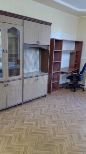 2-к. квартира, 60 м², 1/2 эт.