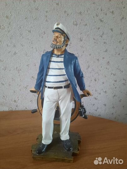 Капитан фигурка