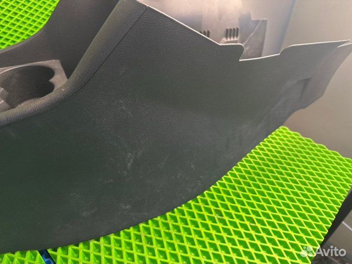 Консоль центральная Skoda Fabia fabia хэтчбек II