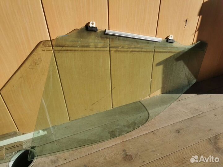 Стекло правое переднее toyota rav4 50