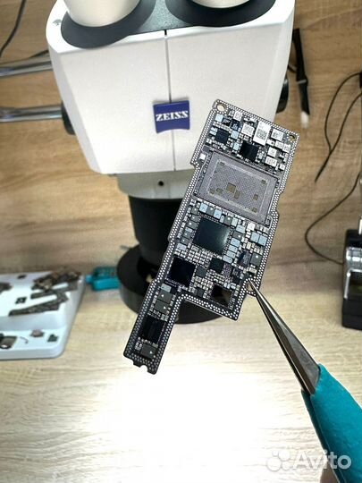 Ремонт материнских плат iPhone