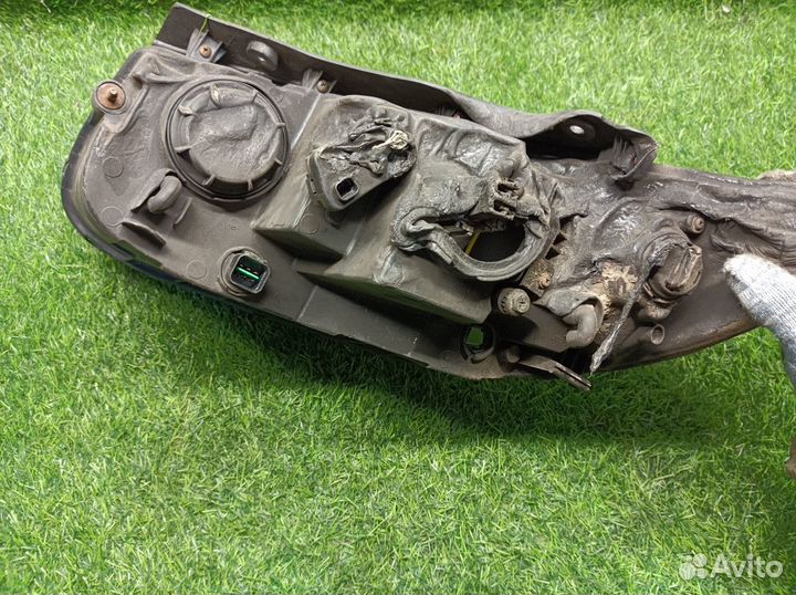 Фара передняя правая Hyundai Santa Fe 2