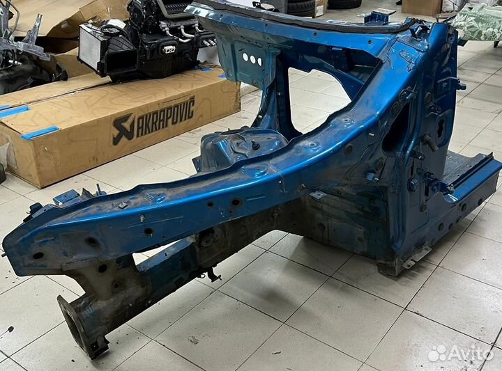 Передняя четверть BMW X6 M F86