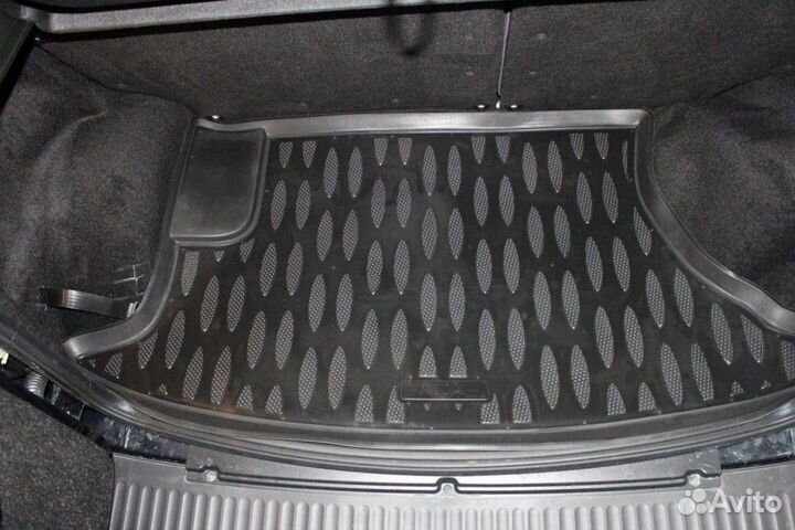 Toyota Wish 2003-09 4WD пр ковер багажника большой