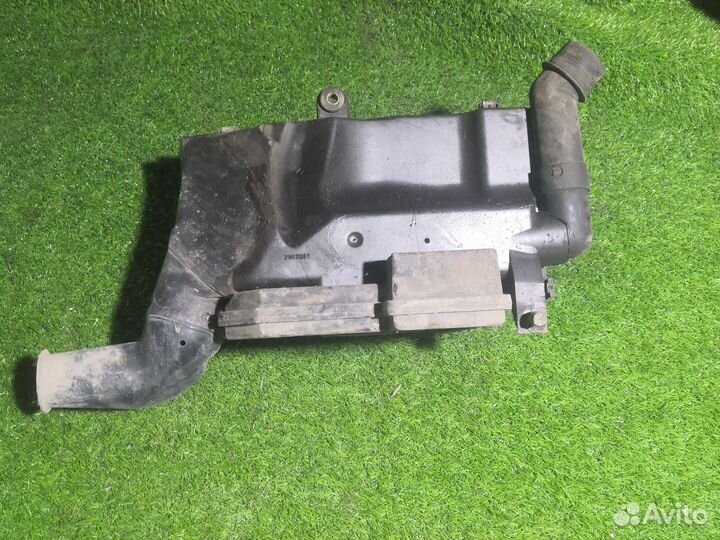 Корпус воздушного фильтра Volvo s40 1