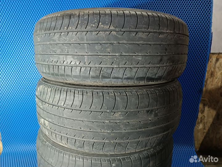 Yokohama BluEarth E70 215/55 R17