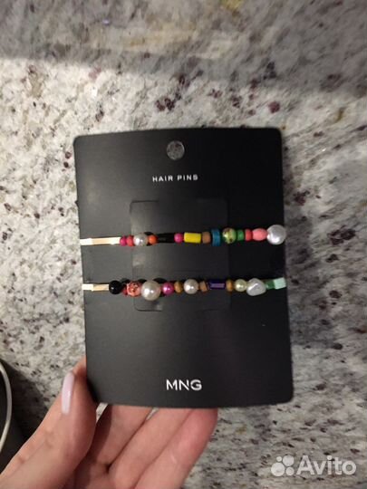 Заколки с бусинами mango
