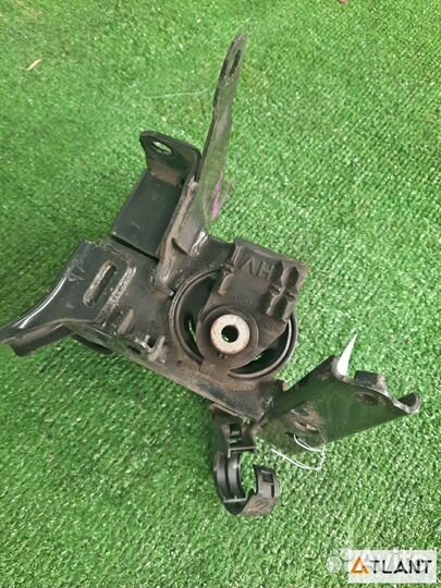 Подушка двигателя передний левый toyota aqua