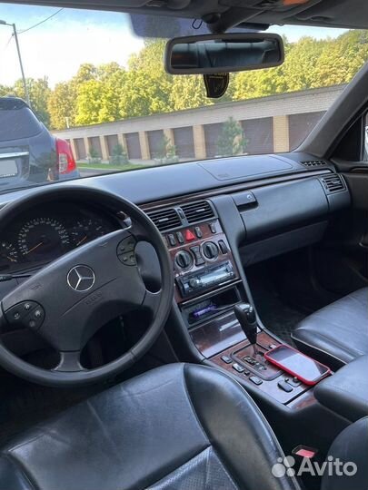 Mercedes-Benz E-класс 3.2 AT, 1995, 438 782 км