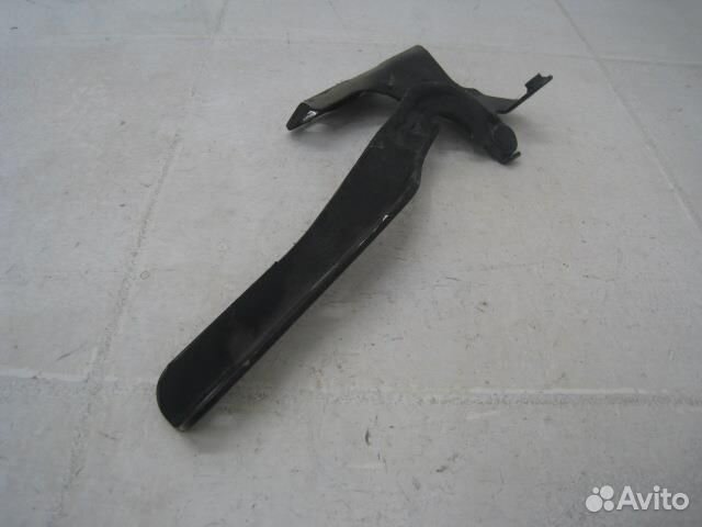 Петля капота левая Nissan Tiida C11