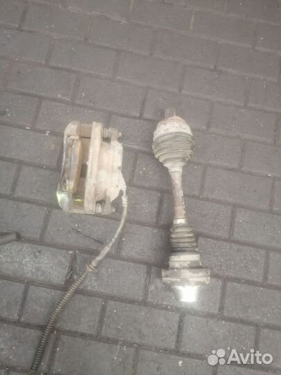 Правый суппорт полуось VW Amarok