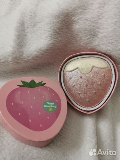 Хайлайтер I heart revolution tasty strawberry