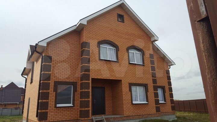 Дом 219 м² на участке 20 сот.