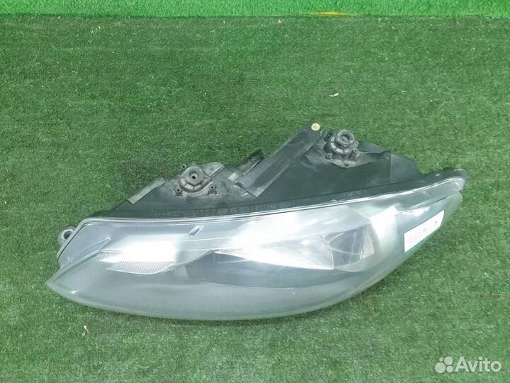 Фара левая Volkswagen Caddy