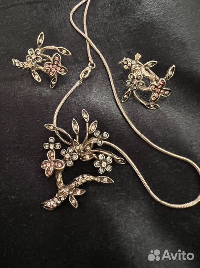 Бижутерия серьги и колье