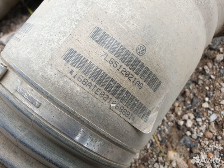 Пневмостойка задняя левая vw touareg cayenne q7