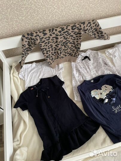 Два пакета вещей от 122 до 134 см