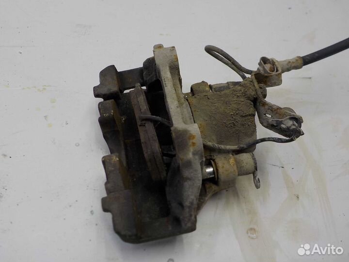 Суппорт передний правый audi 100