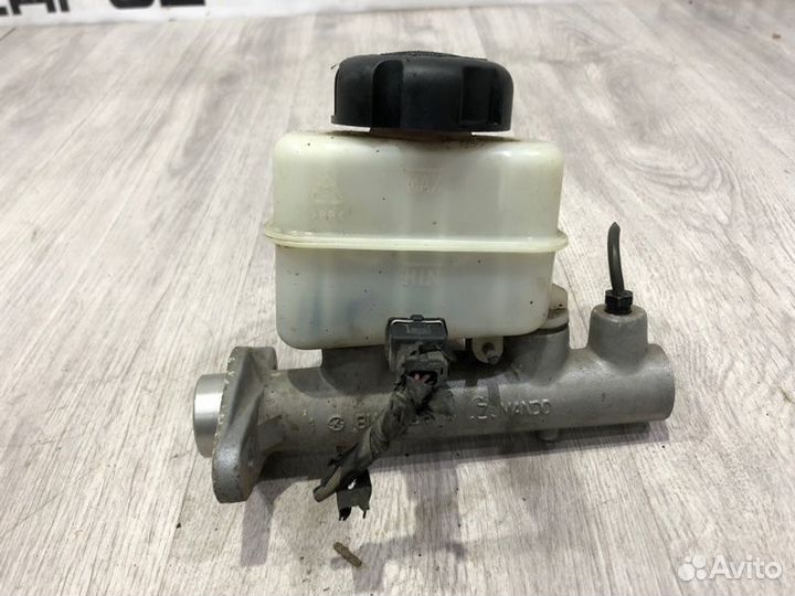 Главный тормозной цилиндр Hyundai Sonata 5 EF G4JP