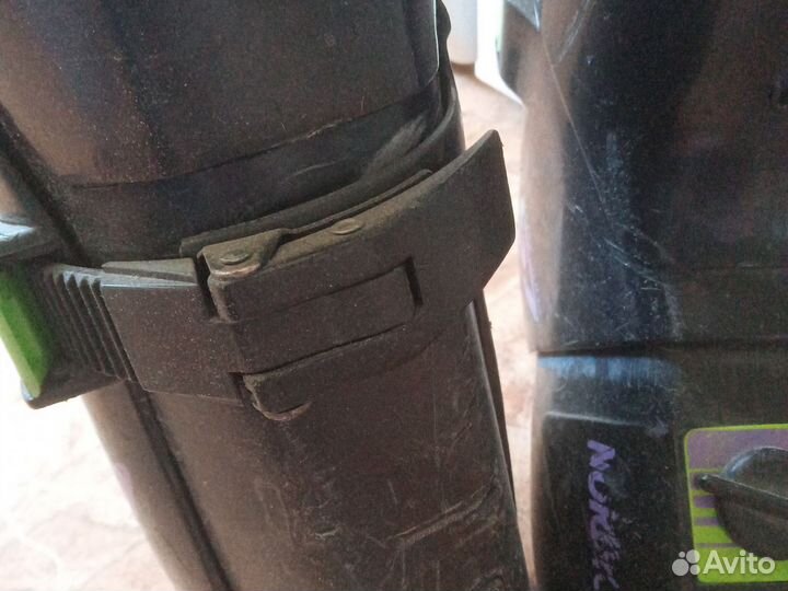 Горнолыжные ботинки детские atomic