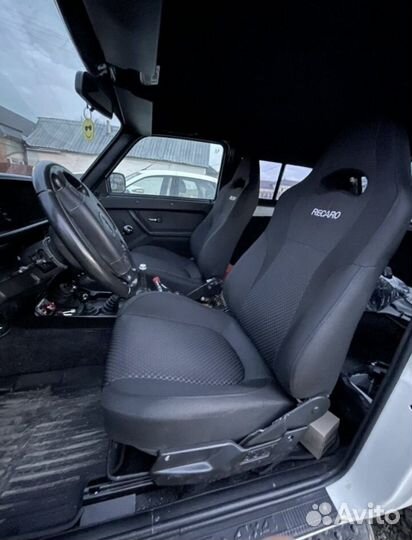 Передние сиденья Рекаро Нива 4x4