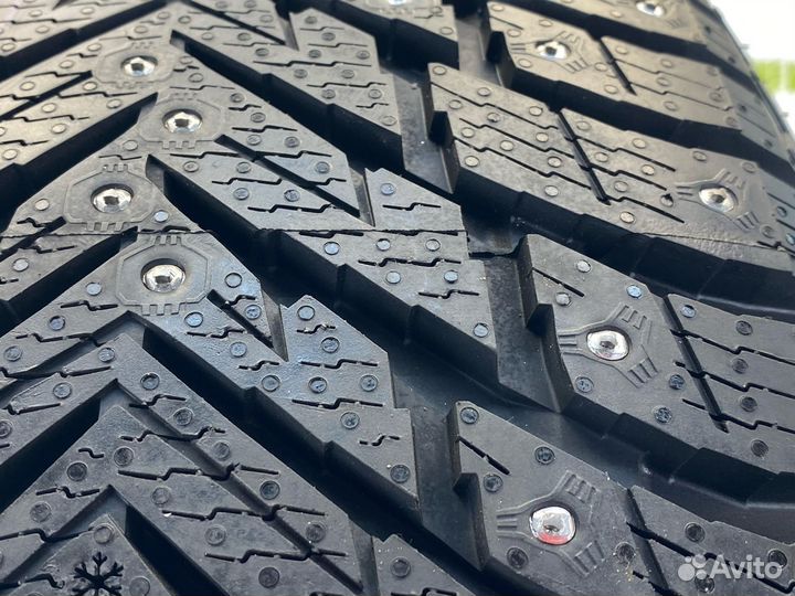 Nokian Tyres Hakkapeliitta 10p 275/40 R21