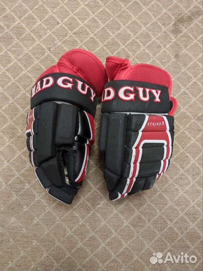 Перчатки хоккейные strike X