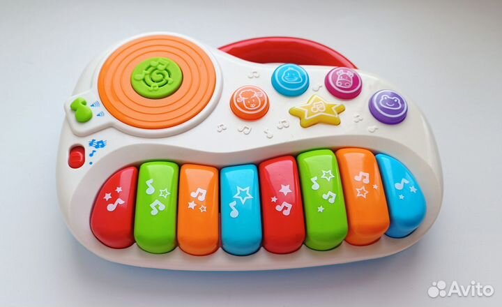 Музыкальные игрушки для малышей