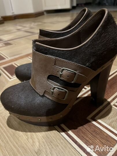 Винтажные батальоны, UGG