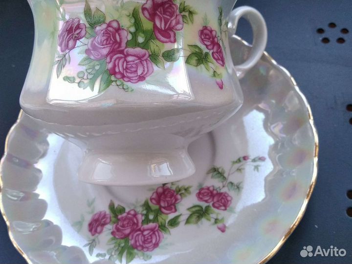 Чайные чашки с блюдцами