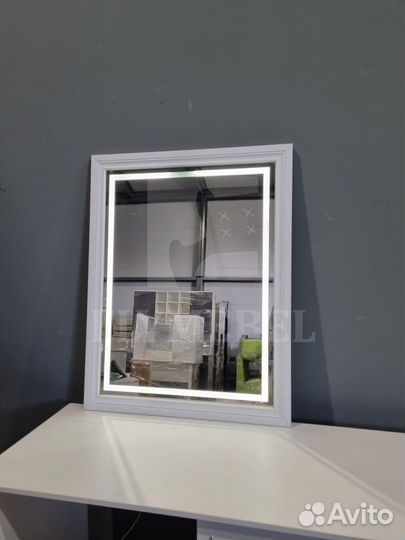 Зеркало с подсветкой
