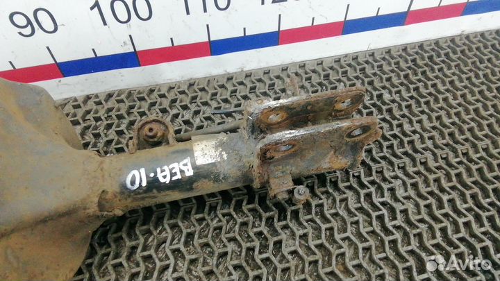 Стойка задняя Kia Sportage II (2004–2010)